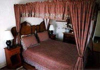 Sea Breeze Inn Хайанис Порт Екстериор снимка